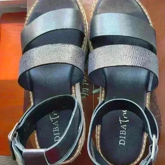 Diba Woman’s Day Line Sandal In A Gunmetal Grey Gladiator Style - Picture 3 of 7